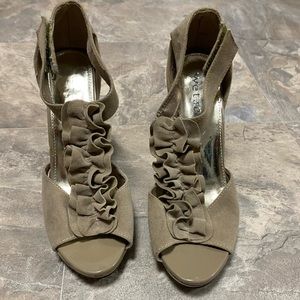 Tan Wet Seal healed shoes